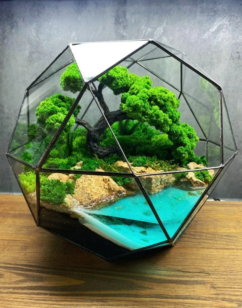 Crystal Pyramid Moss Art Terrarium