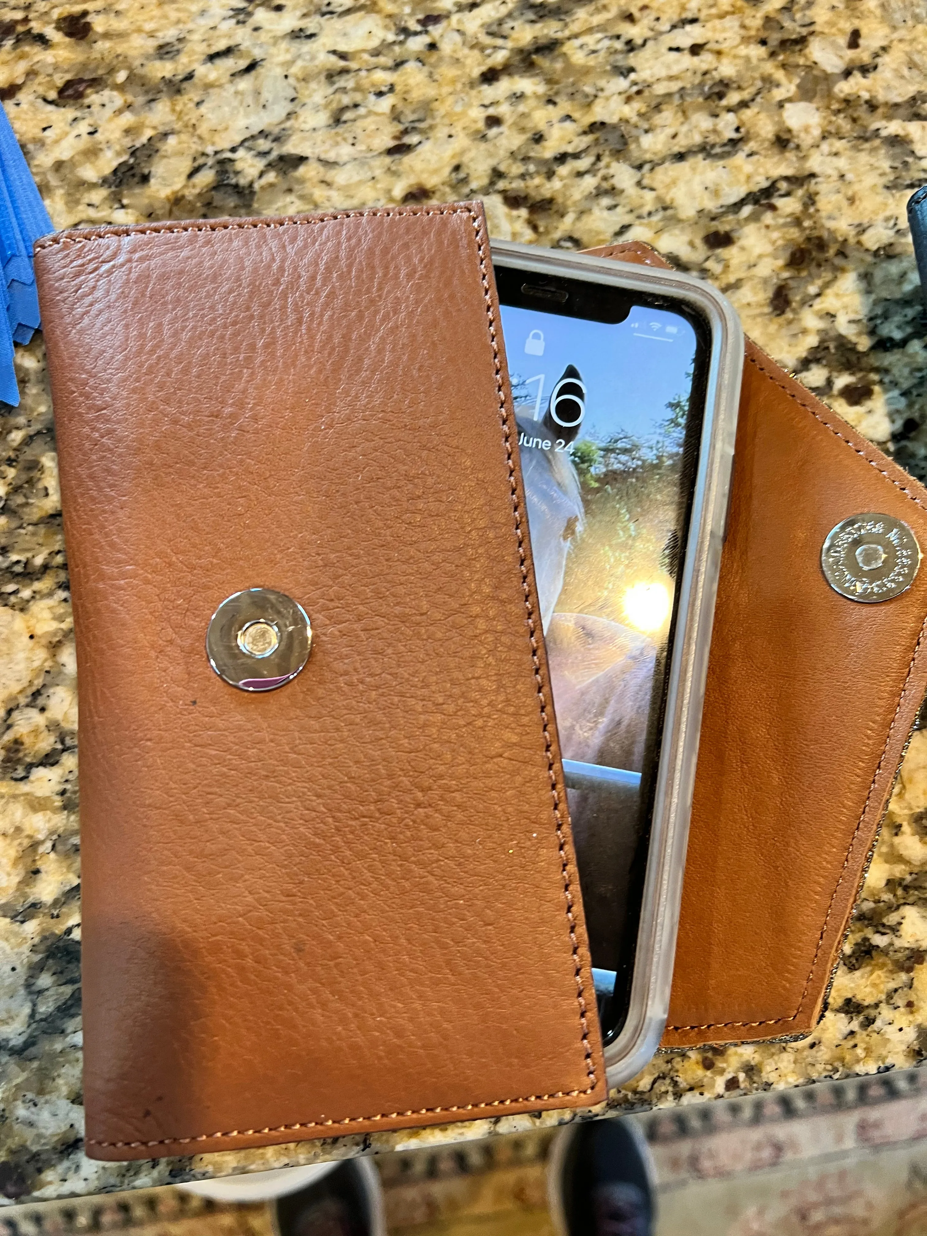 Penelope Phone Pocket